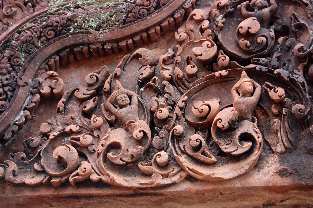 Banteay Srei bas-relief