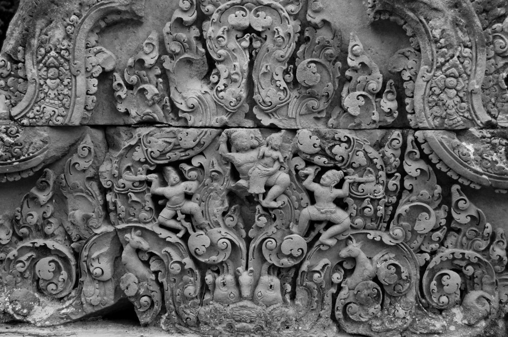 A common Banteay Srei bas-relief. Mind. Blown.